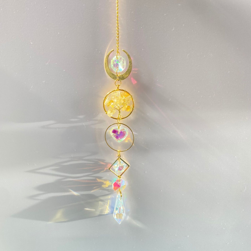 Kristály napfogó prismás medál, Életfa motívummal, prizmás dizájn (Kristály, kristálykő, kínai stílus, ajándékhoz kész)