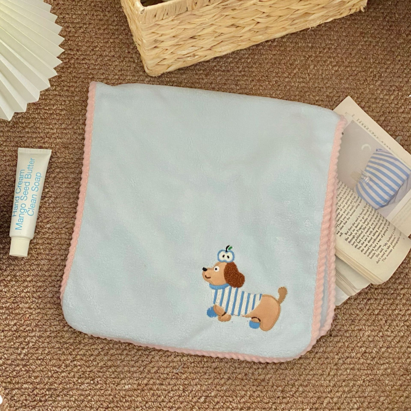 Set ručnika za kupaonicu s motívom dachshunda i jabuke, koralni fleece, brzo sušenje, koži prijateljsko, 300–400 g