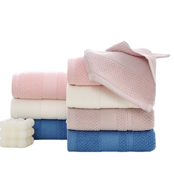Pamukani set ručnika za kupaonicu i ručnika za lice s izšivenim logotipom (Brand: Da Shan; Material: Cotton; Manufacturing: Jacquard, Plain weave, Broken gear)