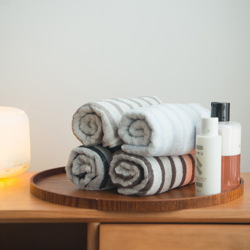 Prosop de baie pentru hotel, bumbac, în dungi, 320 g, absorbție înaltă (5–10 s), țesătură din fire, jacquard/țesătură simplă