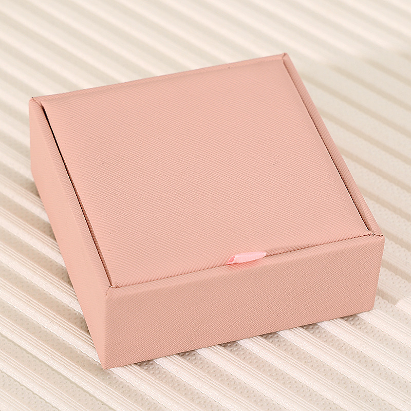 Egyszerű, hordozható, többfunkciós ékszerdoboz flip fedéllel gyűrűk és fülbevalók számára, Cortical anyag, retro stílus, modell JM-0083