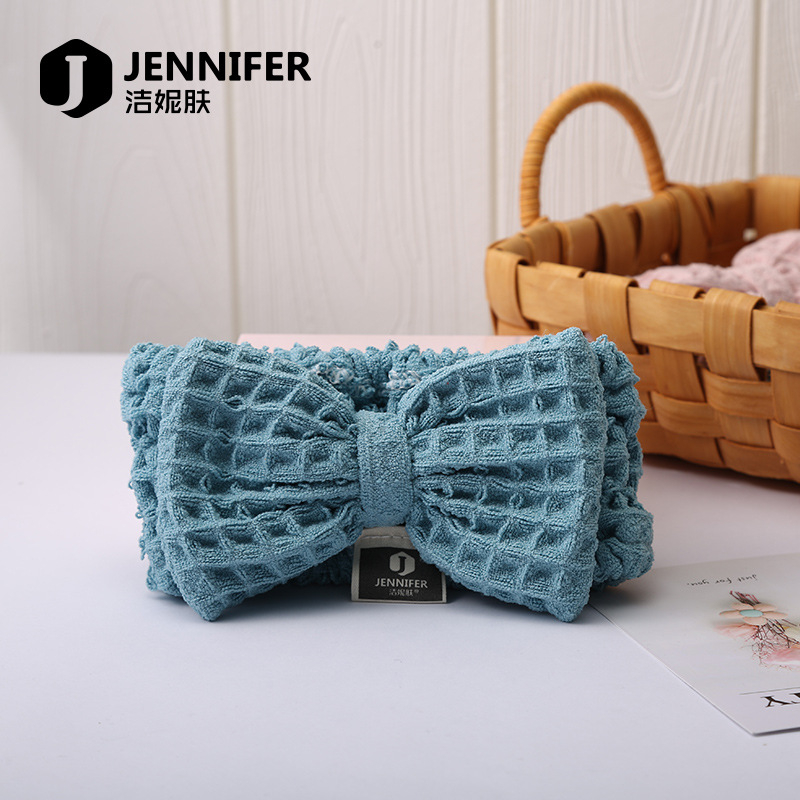 Подаръчен комплект в кутия: вафелни микрофибърни хавлии за баня и лента за коса, тегло 220 g, Plain weave, 32S, полиестерово влакно, лого печатано