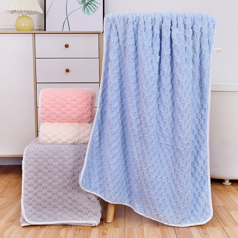 Комплект хавлии за баня с шапка за сушене на коса, коралов флис, плътни абсорбиращи кърпи за лице, облачен мрежест дизайн, в подаръчна кутия