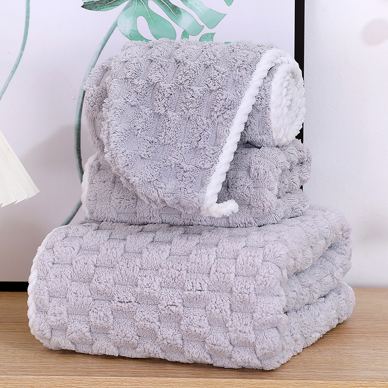 Комплект хавлии за баня с шапка за сушене на коса, коралов флис, плътни абсорбиращи кърпи за лице, облачен мрежест дизайн, в подаръчна кутия