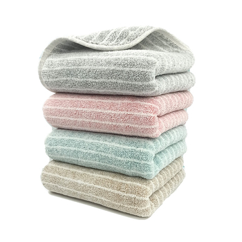 Koralna fleece ručnik za lice: visoka upijanje, brzo sušenje, bez dlačica; 32 vlakna; ravno tkanje; gramatura: 50–80 g/m²; prilagodba: izšiven logo, poklon kutija; podrijetlo: Kina