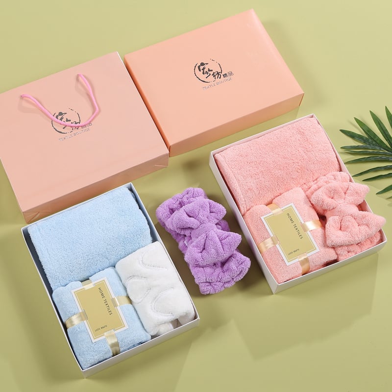 Комплект от три кърпи за баня от коралов флис, със шапка за душ и кърпа за лице, печат на лого, 400 g, warp-knit и плоско тъкане