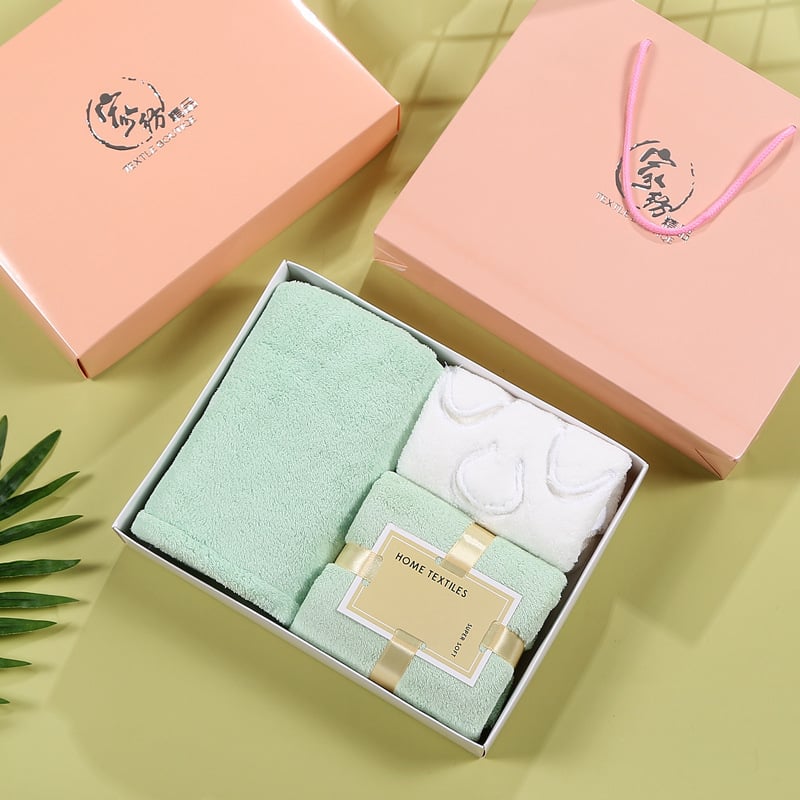 Комплект от три кърпи за баня от коралов флис, със шапка за душ и кърпа за лице, печат на лого, 400 g, warp-knit и плоско тъкане