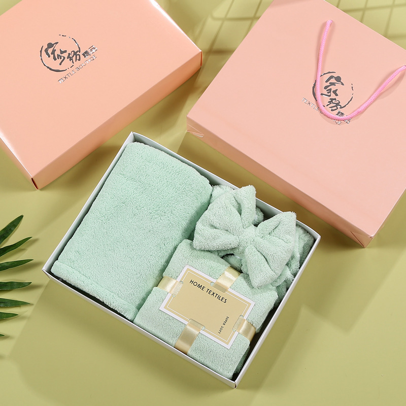 Комплект от три кърпи за баня от коралов флис, със шапка за душ и кърпа за лице, печат на лого, 400 g, warp-knit и плоско тъкане