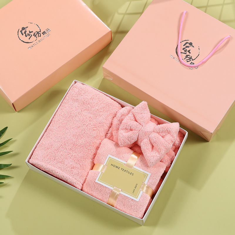 Комплект от три кърпи за баня от коралов флис, със шапка за душ и кърпа за лице, печат на лого, 400 g, warp-knit и плоско тъкане