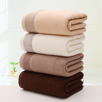 Pamučni kupaonski ručnik, 400–500 g, Jacquard tkanina s visokim i niskim slojem dlačica, 32s pređa, 95% pamuka, prilagodljiva obrada