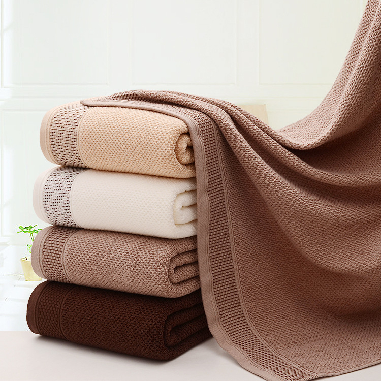 Pamučni kupaonski ručnik, 400–500 g, Jacquard tkanina s visokim i niskim slojem dlačica, 32s pređa, 95% pamuka, prilagodljiva obrada
