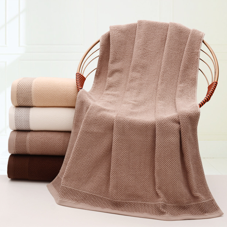 Pamučni kupaonski ručnik, 400–500 g, Jacquard tkanina s visokim i niskim slojem dlačica, 32s pređa, 95% pamuka, prilagodljiva obrada