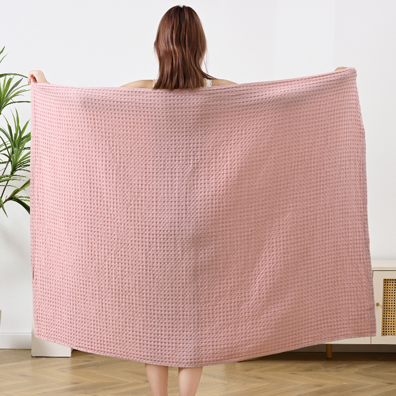 Памучно вафелено одеяло, едноцветен дизайн; тегло 800–999 г; всесезонно; модерен минимализъм