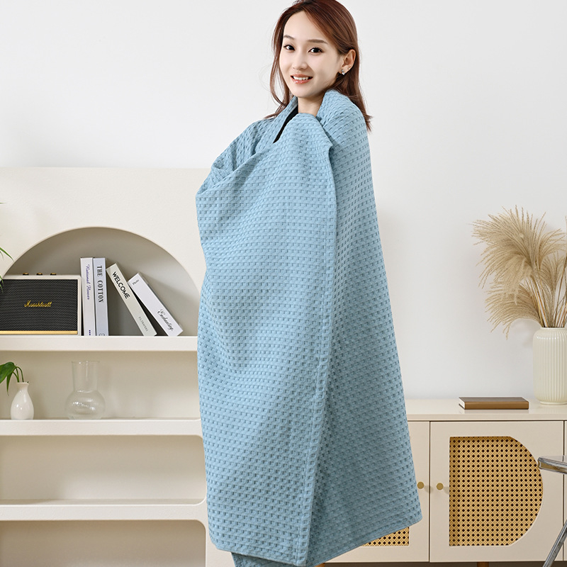 Памучно вафелено одеяло, едноцветен дизайн; тегло 800–999 г; всесезонно; модерен минимализъм