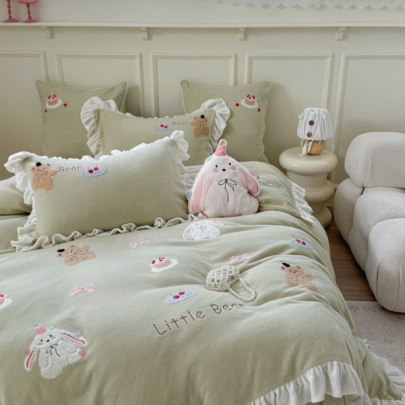 Piimavillase voodipesu komplekt karikatuuride motiiviga, neljaosaline komplekt, reaktiivne trükk, pits ja käterätite õmblus, kaal 2000–2500 g, kohandatav