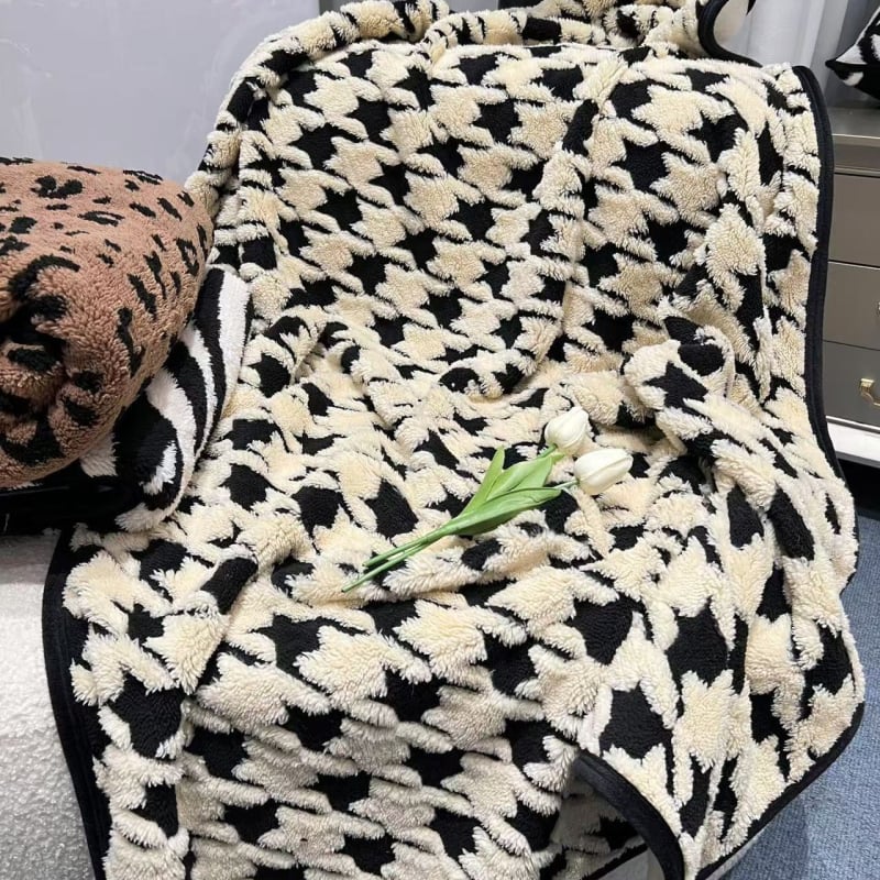 Βελούδινη ριγέ κουβέρτα - για όλες τις εποχές, εθνοτικό στυλ (Υλικό: βελούδινο; Σχέδιο: ριγέ; Τύπος κουβέρτας: πετσέτα-κουβέρτα; Εποχές: όλες οι εποχές; Στυλ: εθνοτικό)