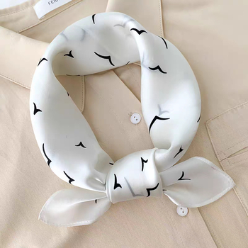 Șal pătrat din mătase, dungi – finisaj satin, 100% mătase, țesătură twill, imprimare digitală