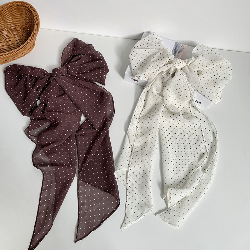 Пролетен полиестерен шал с розов мотив и точки, Twill тъкан, съдържание полиестер 31-50%, многофункционален аксесоар за глава и колан