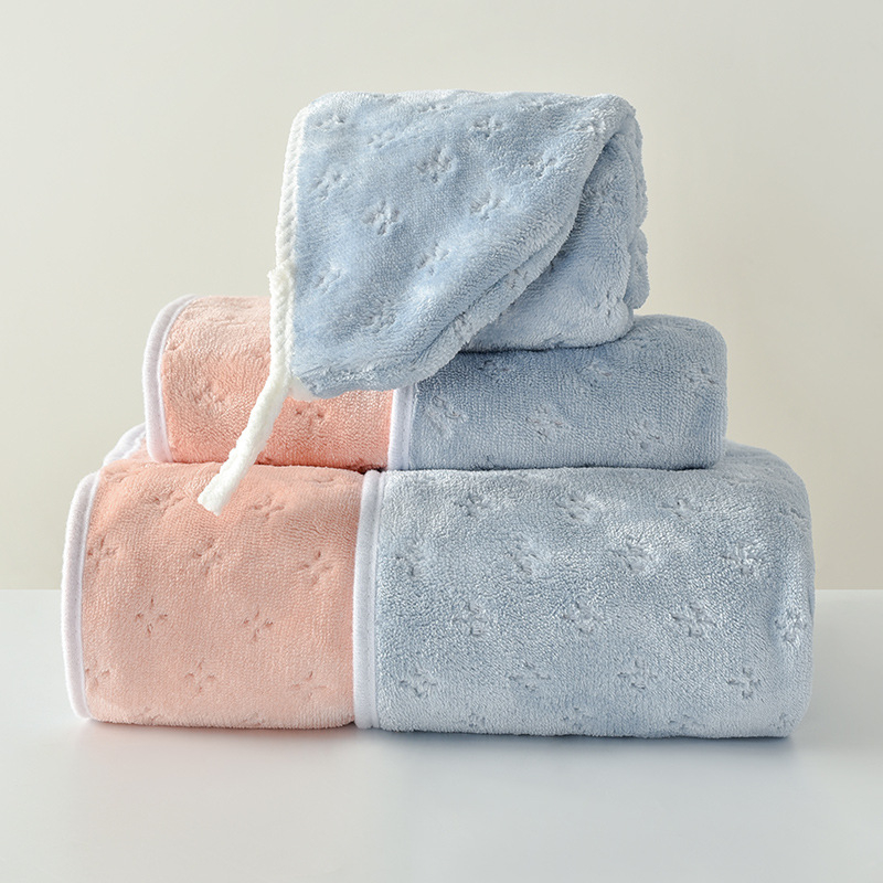 Trojedini set ručnika za kupanje od koralnog flekse, tri komada, s kapom za tuš, 150d, ukupna težina 500 g+, šavovi