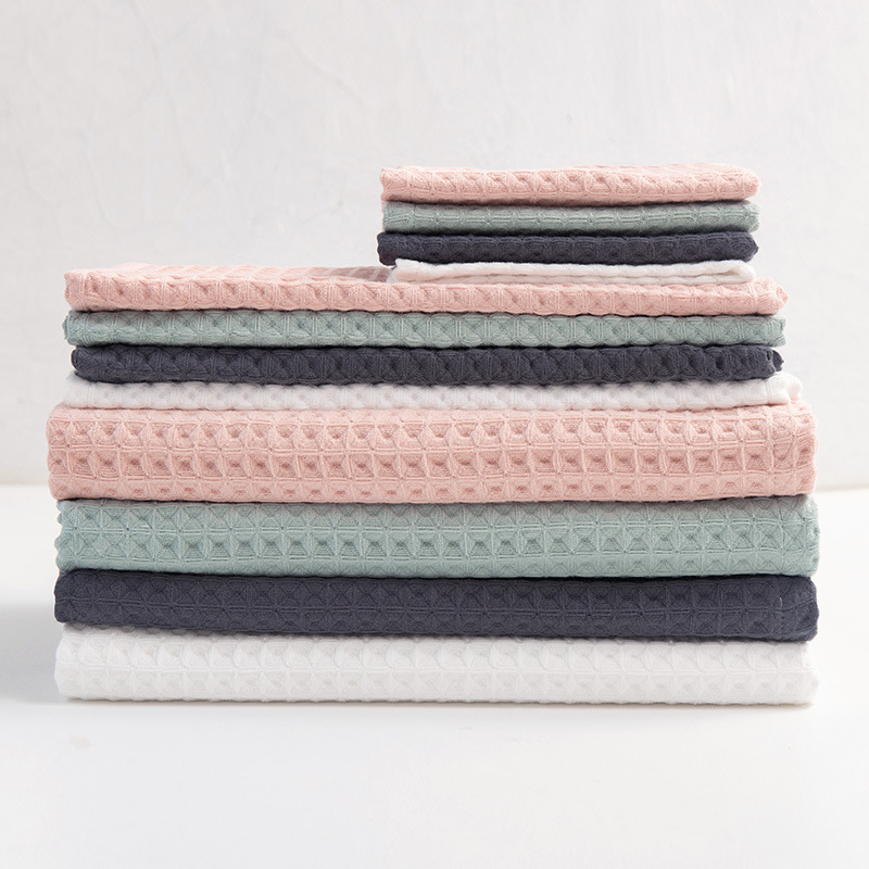 Set ručnika za kupanje od 100% pamuka, dvostruko slojena waffles uzorak medne saće, tri komada: kvadratni ručnik 34x35 cm, ručnik 35x75 cm, ručnik za kupanje 140x70 cm; upija i nježan prema koži.