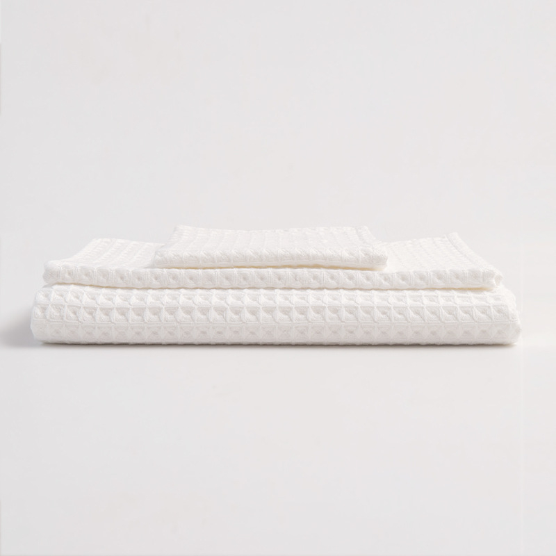 Set ručnika za kupanje od 100% pamuka, dvostruko slojena waffles uzorak medne saće, tri komada: kvadratni ručnik 34x35 cm, ručnik 35x75 cm, ručnik za kupanje 140x70 cm; upija i nježan prema koži.