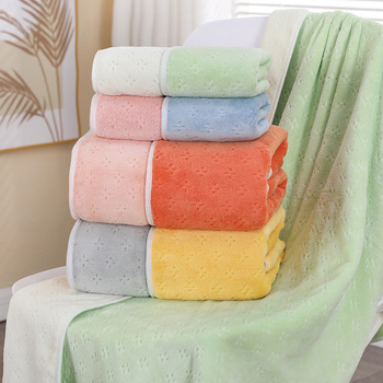 Ručnik za lice od coral fleecea, dvostrani, debeli, vrlo upijajući, vlakna 150D, težina 120–140 g, rub šivan