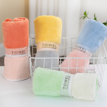 Ručnik za lice od coral fleecea, dvostrani, debeli, vrlo upijajući, vlakna 150D, težina 120–140 g, rub šivan