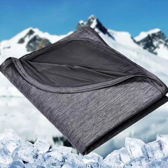 Arc-Chill κουβέρτα ψύξης – ύφασμα 100% πολυαμίδιο (νάιλον); εσωτερική στρώση PVC 100%; βάρος 1,6–2 кг; εποχή: Καλοκαίρι; μοτίβο: τοπίο.