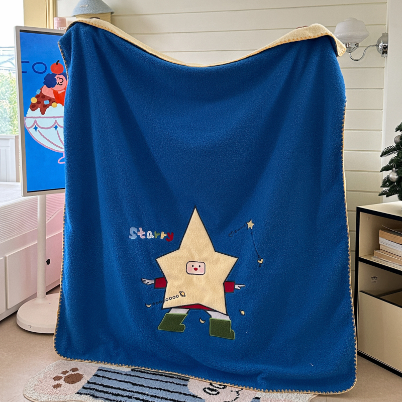 Božićna pliš deka s imitacijom vune, 180×210 cm, 100% poliester, crtani motiv, topla i mekana, za spavaću sobu ili kauč