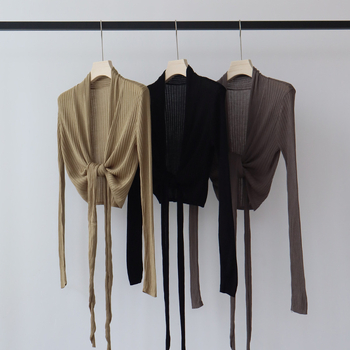 Pulover od Lyocell (Tencel), dugih rukava, V-izrez, jednobojni, uobičajena duljina