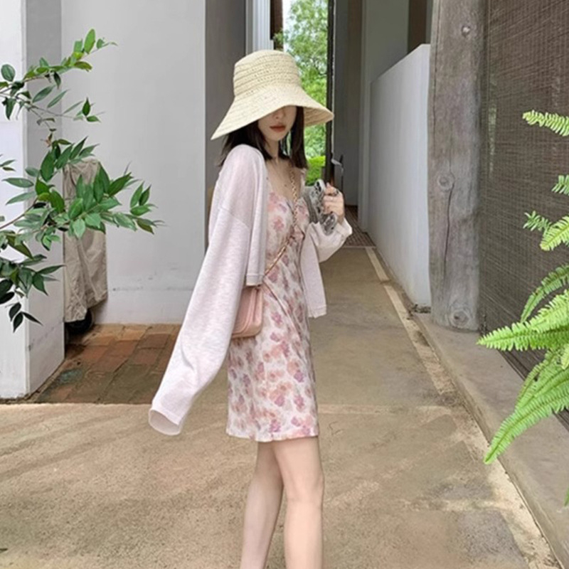 Дамски тънък кардиган от вискоза и полиестер, стил мини жилетка, дълги ръкави, кръгло деколте