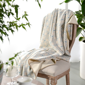 Pătură de bebe Yayi • Poliester • Model geometric • Greutate 500-800 g • Pentru toamnă și iarnă