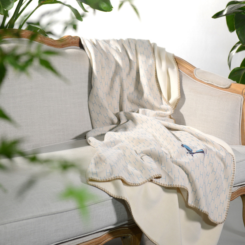 Pătură de bebe Yayi • Poliester • Model geometric • Greutate 500-800 g • Pentru toamnă și iarnă