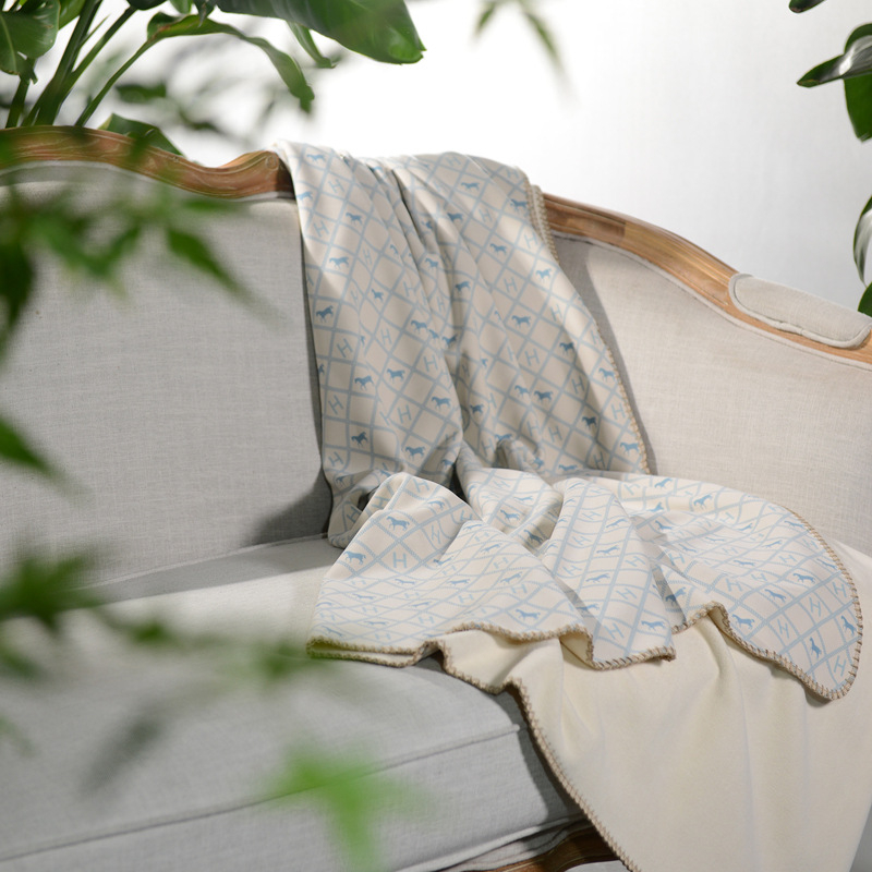 Pătură de bebe Yayi • Poliester • Model geometric • Greutate 500-800 g • Pentru toamnă și iarnă