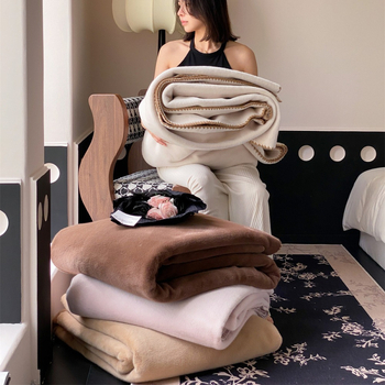 Deka od mink velura | 500–800 g | Četiri sezone | Moderni minimalistički stil
