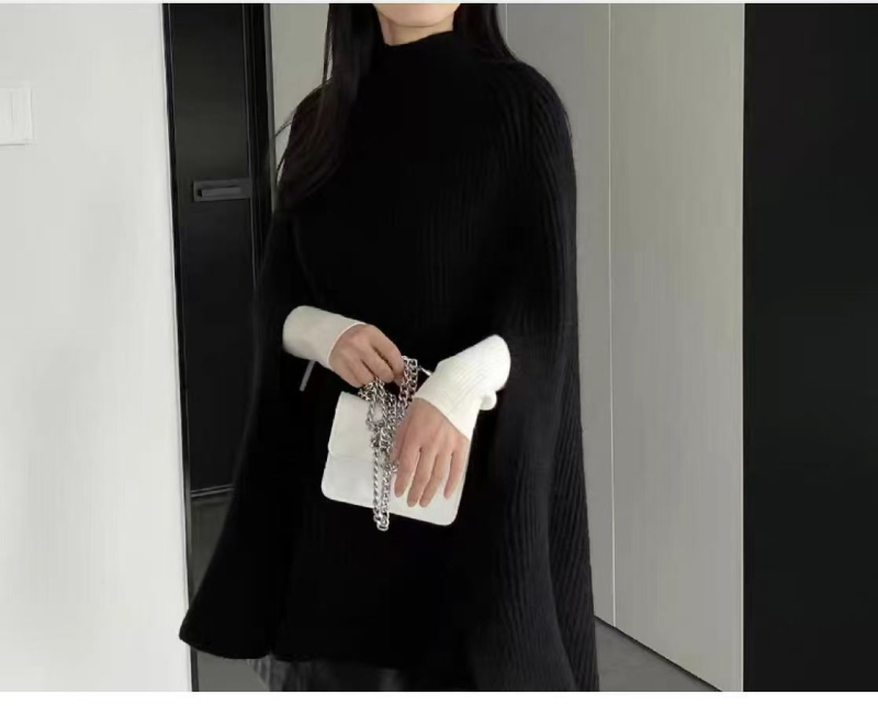 Кашмир пуловер с бат ръкав и пелерина — за жени