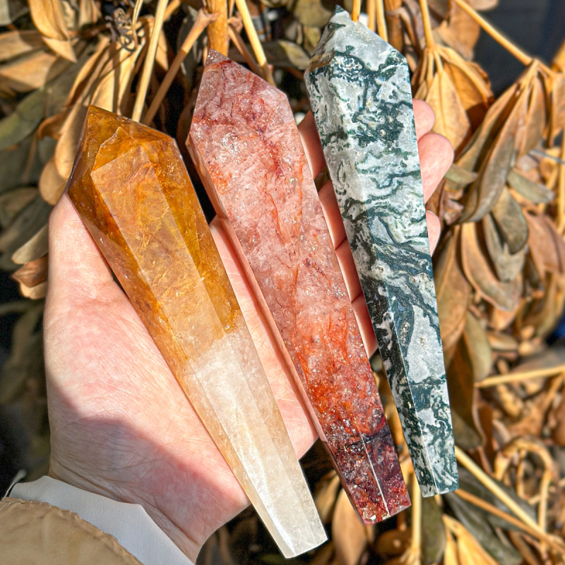 Kristály scepter toronyfaragás — természetes kristály, karton doboz csomagolás, Stargate Jewelry