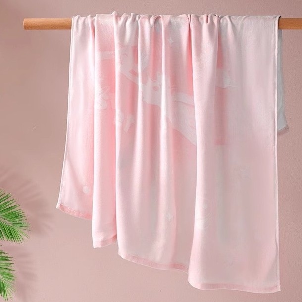 Bērnu segu no bambusa šķiedrām — vasara, viegla, zem 300 g, karikatūras raksts, karikatūras stils