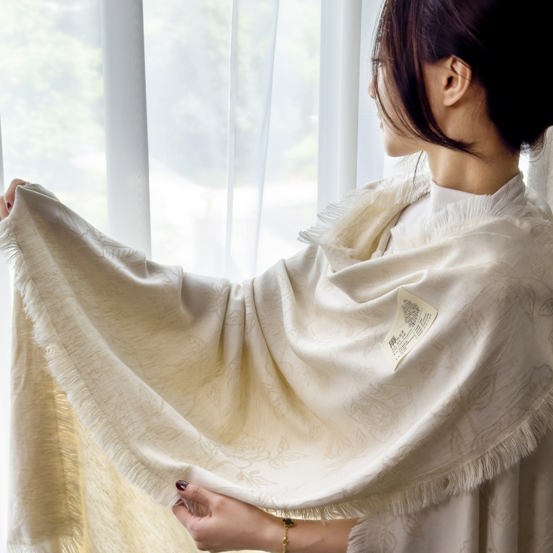 Lanena Jacquard deka s resicama, cvjetni uzorak, proljeće i jesen