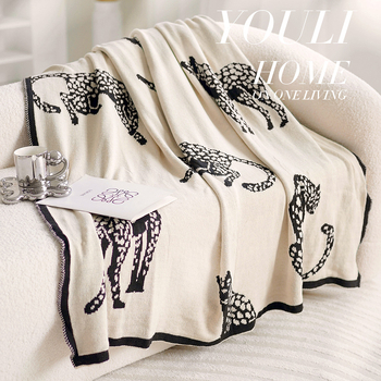 Pătură tricotată – fibră acrilică, 500–799 g, pentru orice sezon, model desene animate, Velvet.