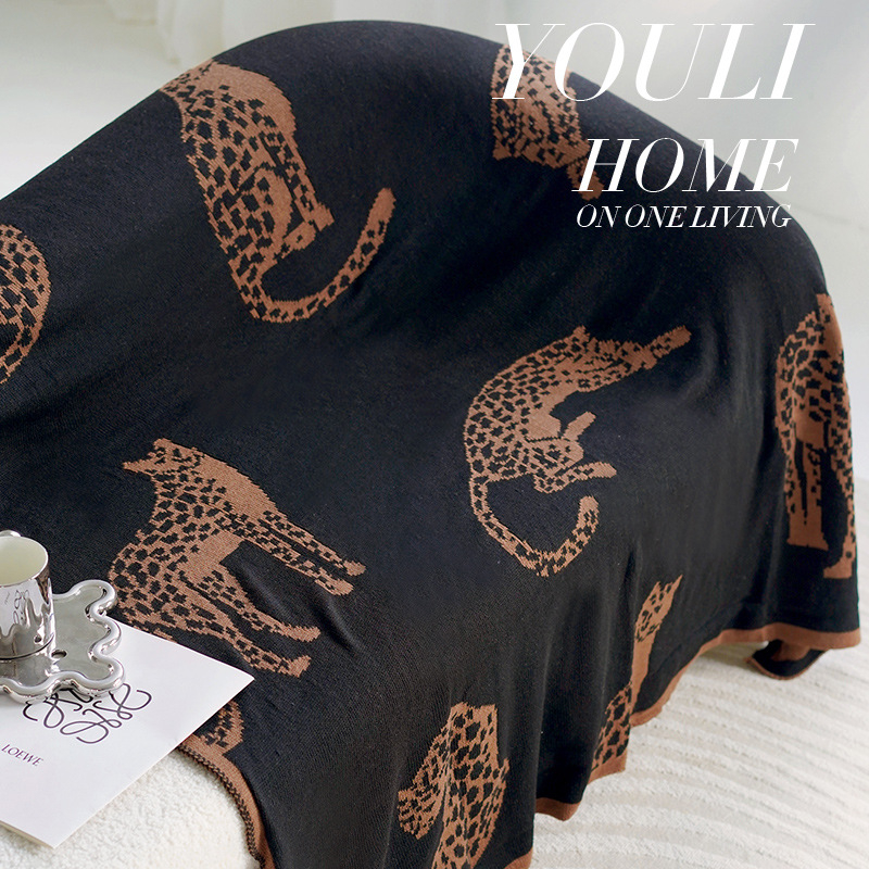 Pătură tricotată – fibră acrilică, 500–799 g, pentru orice sezon, model desene animate, Velvet.