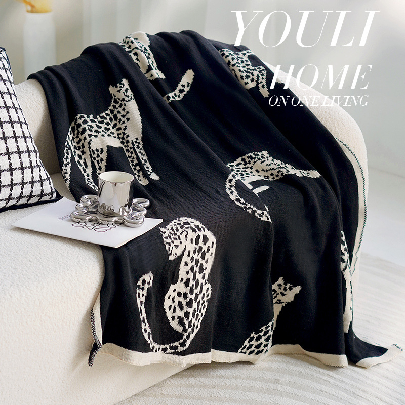 Pătură tricotată – fibră acrilică, 500–799 g, pentru orice sezon, model desene animate, Velvet.