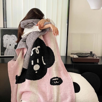 Soprantha Piena vilnas adīta sega – Karikatūru motīvs, 300–500 g, Visām sezonām