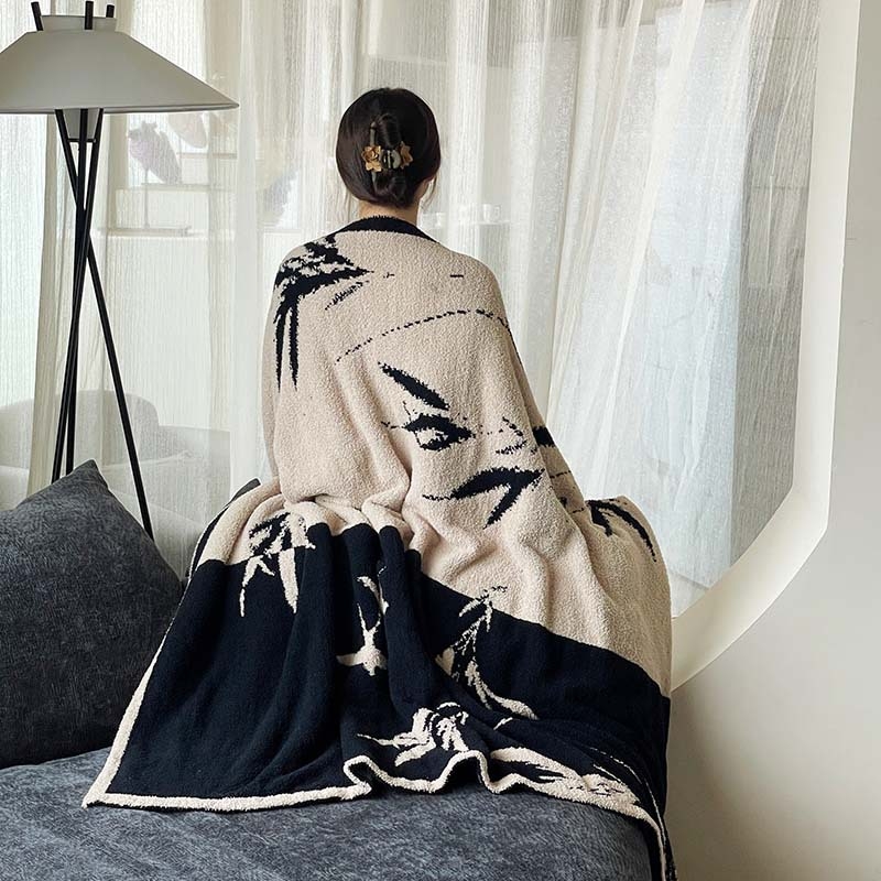 Soprantha Piena vilnas adīta sega – Karikatūru motīvs, 300–500 g, Visām sezonām