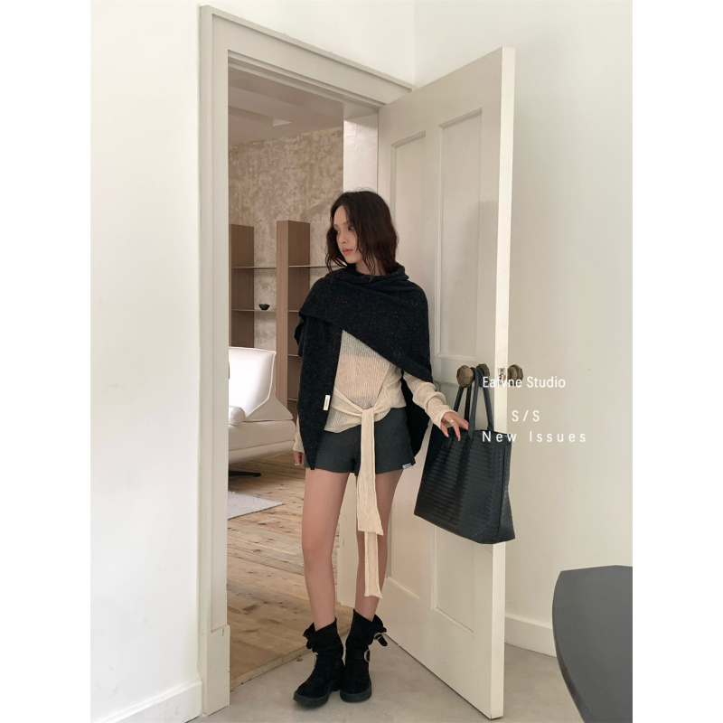 Триъгълен шал от 100% вълна, Warp‑knitted, топло и прахоустойчив за зимата