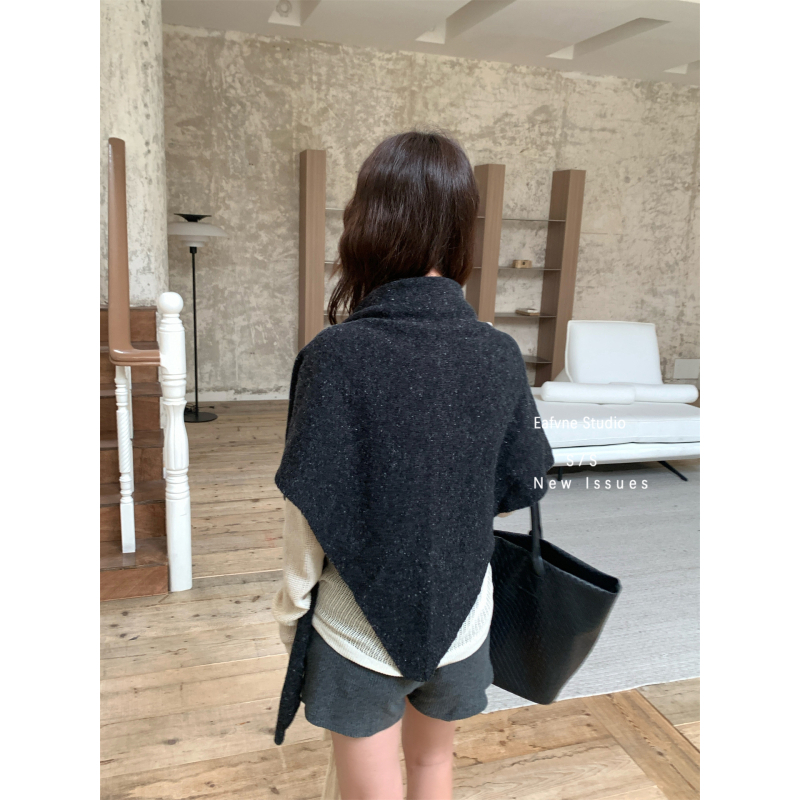 Триъгълен шал от 100% вълна, Warp‑knitted, топло и прахоустойчив за зимата