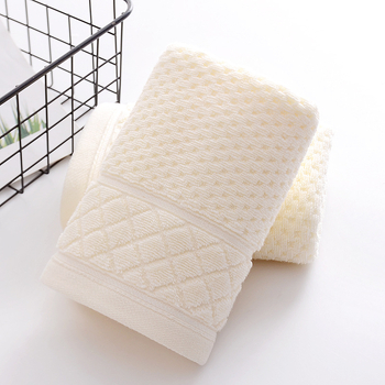 Ručnik za lice od 100% pamuka s pčelinjom mrežastom strukturom, Jacquard pletenina, 32s vlakna, 100–120 g