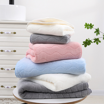 Korall plüss szegéllyel fürdőlepedő, 150D, varrott széle, 80–100 g, nedvszívó és gyorsan száradó