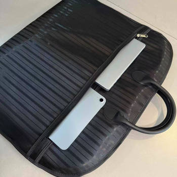 Know Gratitude öltönytáska | Poliészter, letisztult és modern dizájn | Por- és nedvességálló; ideális szabadidős és üzleti utazásokhoz