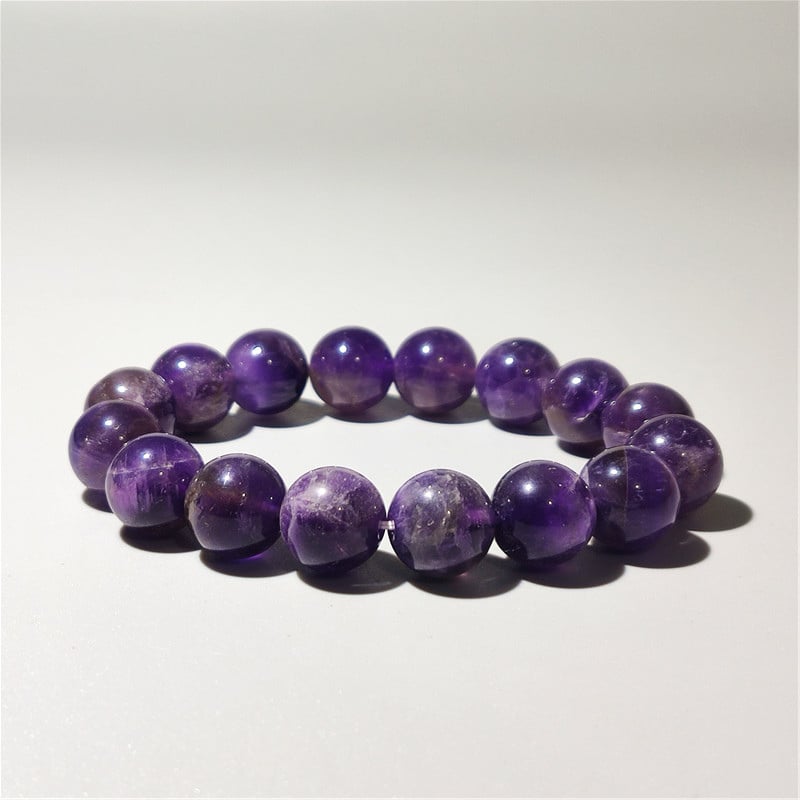 Гривна от аметист кристал – унисекс, минималистичен геометричен дизайн, с един кръг